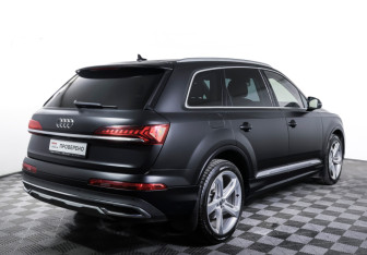 Подержанный автомобиль Audi Q7 2019 года (5 фото)