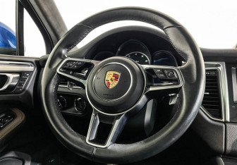 Подержанный автомобиль Porsche Macan 2014 года (15 фото)
