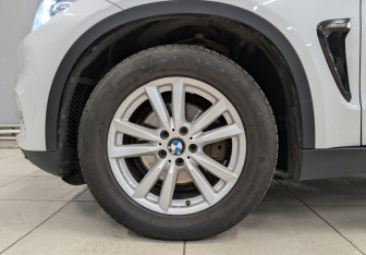 Подержанный автомобиль BMW X5 2018 года (12 фото)