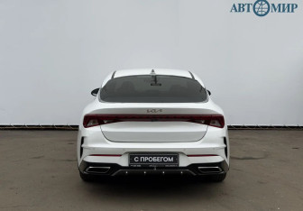 Подержанный автомобиль Kia K5 2021 года (7 фото)