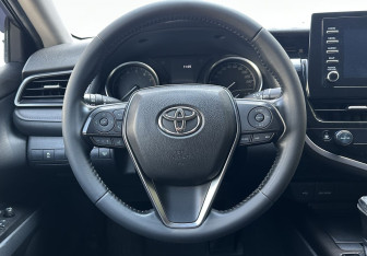 Подержанный автомобиль Toyota Camry Sedan 2021 года (12 фото)