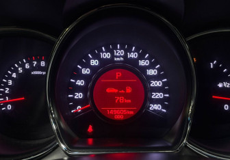 Подержанный автомобиль Kia Ceed Wagon 2016 года (14 фото)