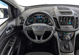 Подержанный автомобиль Ford Kuga 2019 года (22 фото)