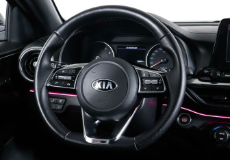 Подержанный автомобиль Kia Cerato Sedan 2020 года (12 фото)