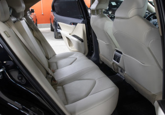 Подержанный автомобиль Toyota Camry Sedan 2022 года (13 фото)