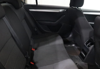 Подержанный автомобиль Skoda Octavia Liftback 2014 года (18 фото)