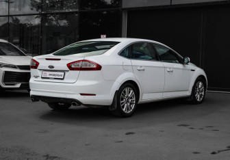 Подержанный автомобиль Ford Mondeo Sedan 2012 года (4 фото)