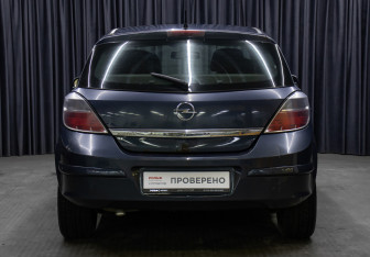 Подержанный автомобиль Opel Astra Hatchback 2011 года (6 фото)