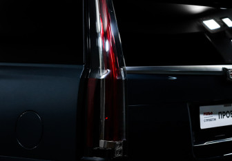 Подержанный автомобиль Cadillac Escalade Suv 2019 года (16 фото)