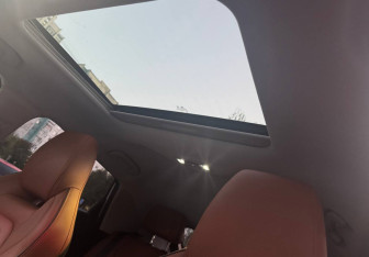 Подержанный автомобиль Omoda C5 2023 года (17 фото)