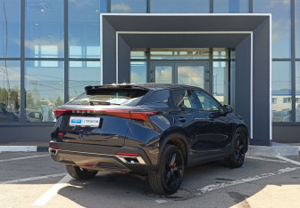 Подержанный автомобиль Omoda C5 2023 года (5 фото)