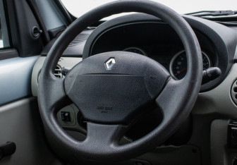 Подержанный автомобиль Renault Kangoo 2008 года (15 фото)