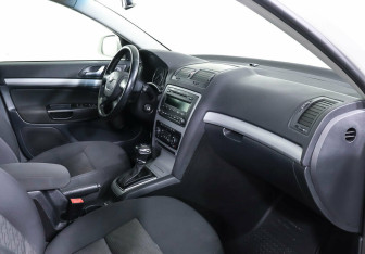 Подержанный автомобиль Skoda Octavia Liftback 2012 года (9 фото)