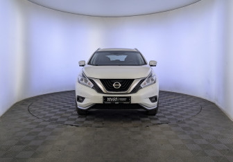 Подержанный автомобиль Nissan Murano Suv 2022 года (2 фото)