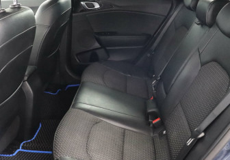 Подержанный автомобиль Kia Ceed Wagon 2020 года (11 фото)