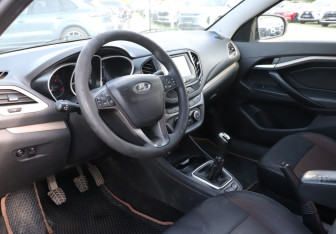 Подержанный автомобиль LADA (ВАЗ) Vesta Sedan 2017 года (13 фото)