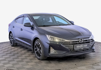 Подержанный автомобиль Hyundai Elantra Sedan 2019 года (3 фото)