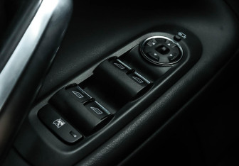 Подержанный автомобиль Ford Mondeo Sedan 2014 года (19 фото)