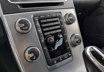 Подержанный автомобиль Volvo S60 2017 года (21 фото)