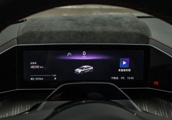 Подержанный автомобиль Zeekr 001 2023 года (12 фото)