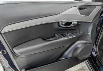 Подержанный автомобиль Volvo XC90 2018 года (18 фото)