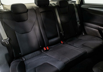 Подержанный автомобиль Ford Mondeo Sedan 2017 года (14 фото)