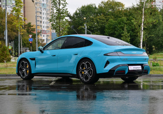 Подержанный автомобиль Xiaomi SU7 2024 года (7 фото)