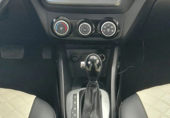 Подержанный автомобиль Kia Rio Hatchback 2016 года (13 фото)