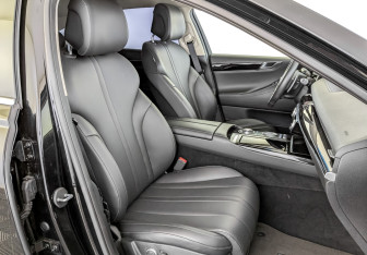 Подержанный автомобиль Genesis G80 2021 года (24 фото)