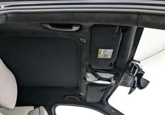 Подержанный автомобиль BMW X7 2025 года (23 фото)