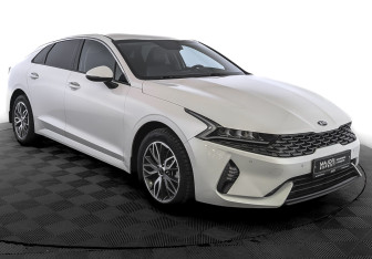 Подержанный автомобиль Kia K5 2021 года (3 фото)