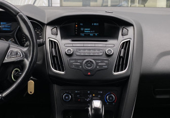 Подержанный автомобиль Ford Focus Wagon 2017 года (11 фото)