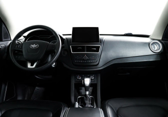 Подержанный автомобиль FAW Besturn X40 2019 года (7 фото)