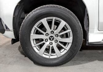 Подержанный автомобиль Mitsubishi Pajero Sport 2018 года (18 фото)