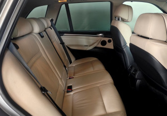 Подержанный автомобиль BMW X5 2012 года (19 фото)