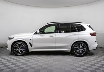 Подержанный автомобиль BMW X5 2019 года (9 фото)