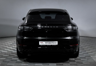 Подержанный автомобиль Porsche Cayenne 2020 года (6 фото)