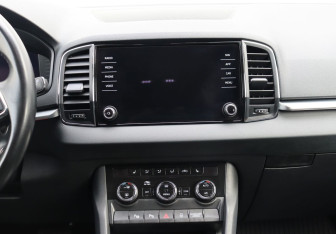 Подержанный автомобиль Skoda Karoq 2022 года (19 фото)