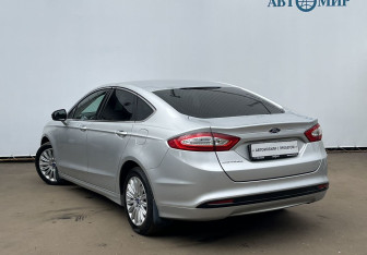 Подержанный автомобиль Ford Mondeo Sedan 2015 года (7 фото)