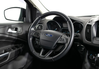 Подержанный автомобиль Ford Kuga 2018 года (10 фото)