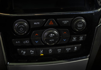 Подержанный автомобиль Jeep Grand Cherokee 2019 года (15 фото)