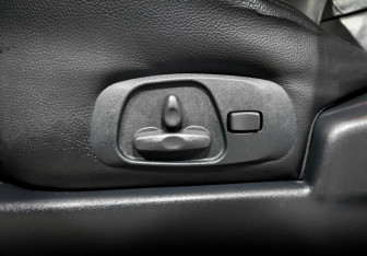 Подержанный автомобиль Mitsubishi Pajero 2011 года (21 фото)