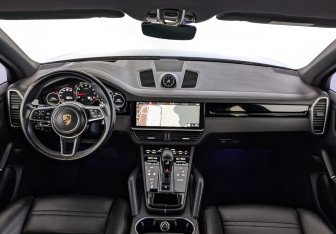 Подержанный автомобиль Porsche Cayenne 2019 года (14 фото)