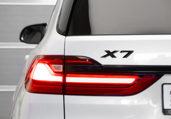 Подержанный автомобиль BMW X7 2019 года (40 фото)