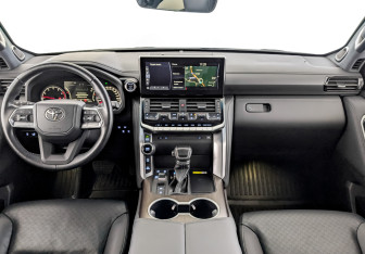 Подержанный автомобиль Toyota Land Cruiser Suv 2022 года (14 фото)