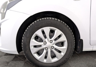 Подержанный автомобиль Kia Rio Sedan 2021 года (18 фото)