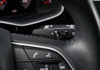 Подержанный автомобиль Audi Q8 2019 года (28 фото)