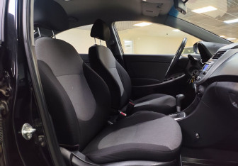 Подержанный автомобиль Hyundai Solaris Sedan 2012 года (12 фото)