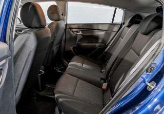 Подержанный автомобиль Kia Rio Hatchback 2021 года (11 фото)