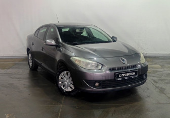 Подержанный автомобиль Renault Fluence 2012 года (3 фото)